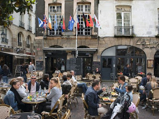 ‘Le doggie bag,’ s’il vous plaît: French Restaurants May Have To Embrace Leftovers