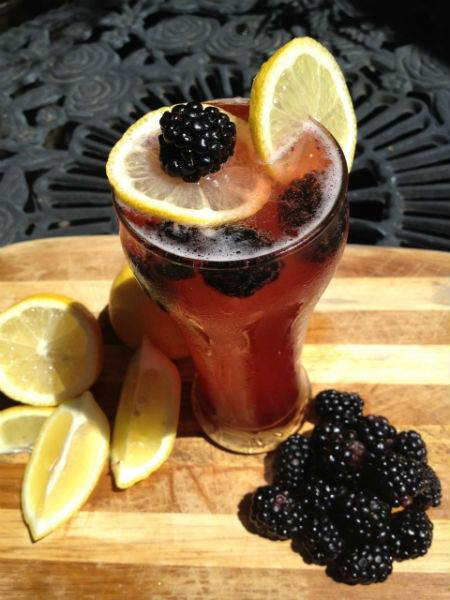 Make a Blackberry Lemonade Shandy Recipe