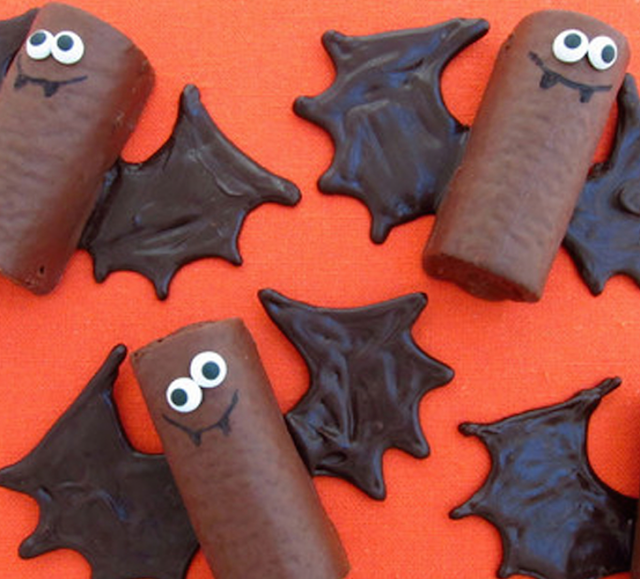 Chocolate Snack Cake Bats for Halloween