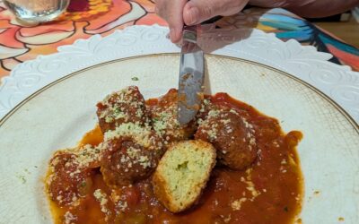 Polpette di Pane (bread and cheese balls)
